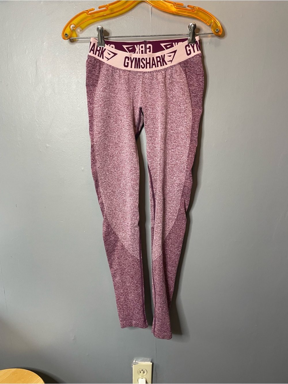 Gymshark Flex High-Waisted Leggings in maroon and pink‎ women size small